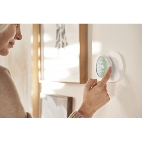 Google Nest Thermostat Snow   2.4" QVGA IPS Display   Bluetooth Low Energy & 802.15.4 @ 2.4 GHz   Finds Extra Ways To Save   Heating And Cooling System Alerts   Easy Schedule Setup 