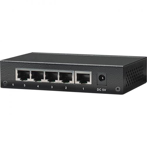 Intellinet 5 Port Fast Ethernet Office Switch Alternate-Image1/500