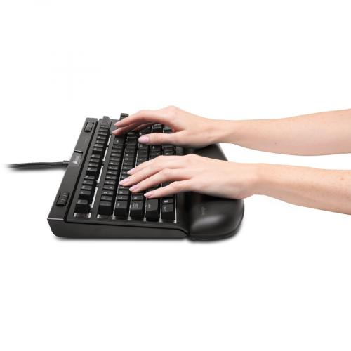 Kensington ErgoSoft Wrist Rest For Mechanical & Gaming Keyboards Alternate-Image1/500