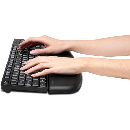 Kensington ErgoSoft Wrist Rest For Standard Keyboards Alternate-Image1/500