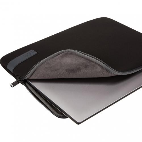 Case Logic Reflect Carrying Case (Sleeve) For 15.6" Notebook   Black Alternate-Image1/500