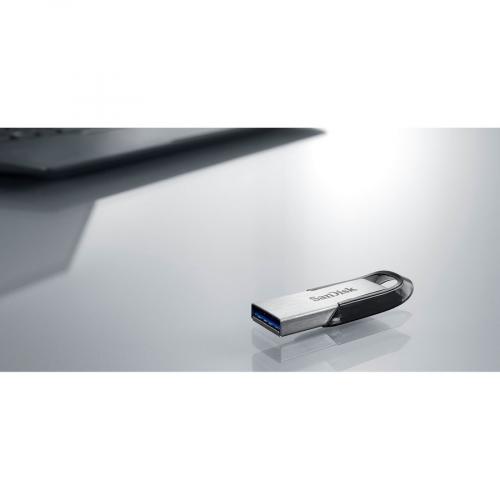 SanDisk Ultra Flair USB 3.0 Flash Drive   256GB Alternate-Image2/500