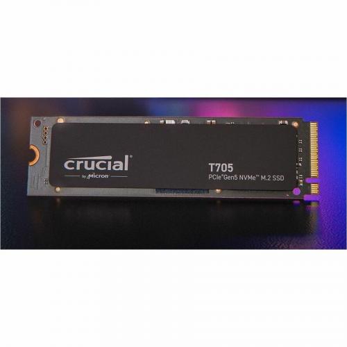Crucial T705 4 TB Solid State Drive   M.2 2280 Internal   PCI Express NVMe (PCI Express NVMe 5.0 X4) Alternate-Image2/500