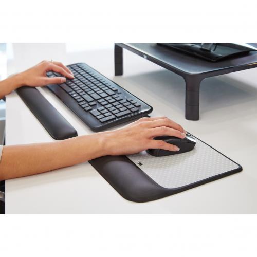 3M Precise Mouse Pad With Gel Wrist Rest Alternate-Image3/500