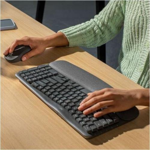 Logitech Wave Keys MK670 Keyboard & Mouse Alternate-Image3/500