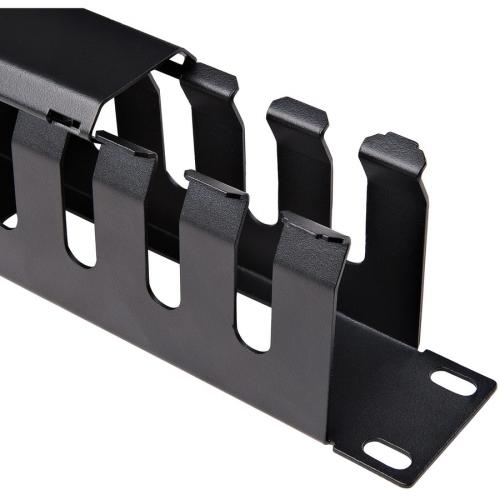 StarTech.com 1U Horizontal Finger Duct Rack Cable Management Panel With Cover Alternate-Image4/500