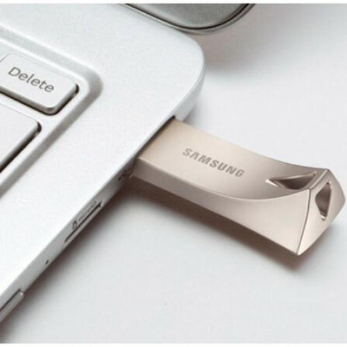 Samsung USB 3.1 Flash Drive BAR Plus 256GB Champagne Silver Alternate-Image4/500