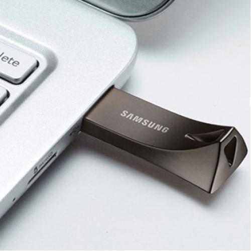 Samsung USB 3.1 Flash Drive BAR Plus 256GB Titan Gray Alternate-Image4/500