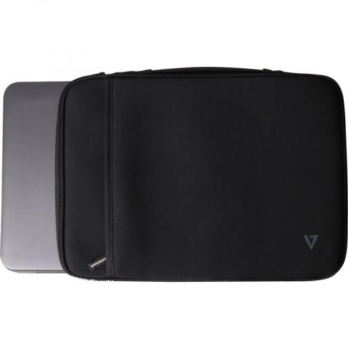 V7 Elite CSE4 BLK 9N Carrying Case (Sleeve) For 13.3" MacBook Air   Black Front/500