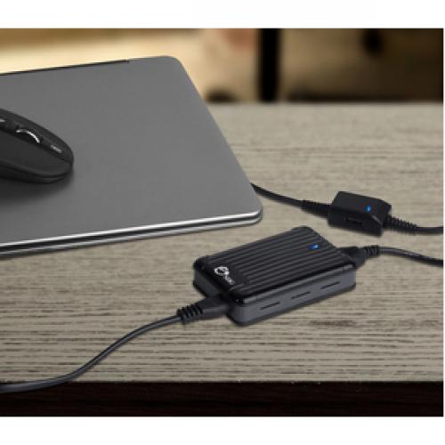 SIIG Ultra Compact Universal Laptop Power Adapter   90W Life-Style/500
