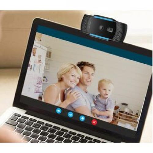 Adesso CyberTrack H5 1080P Webcam   2.1 Megapixel   30 Fps   USB 2.0   Auto Focus   Built In MIC   Tripod Mount   Privacy Shutter Cover Life-Style/500
