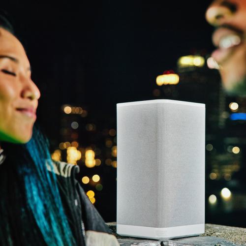 Ultimate Ears HYPERBOOM Portable Bluetooth Speaker System   White Life-Style/500