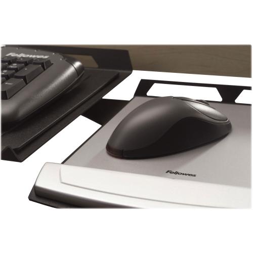 Office Suites&trade; Keyboard Tray Zoom-Closeup/500